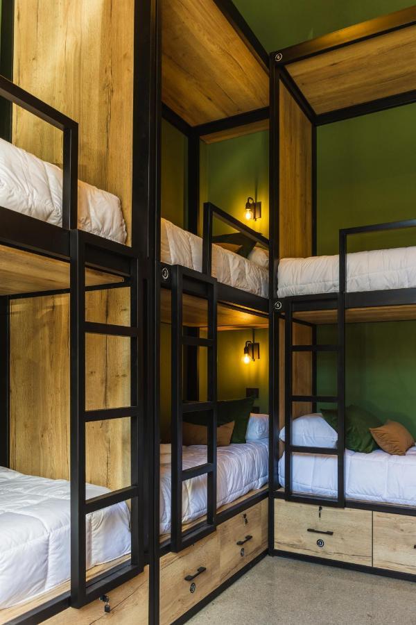 Cama en habitación compartida mixta de 6 camas